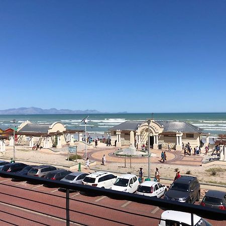 At The Beach - Muizenberg Kaapstad Buitenkant foto