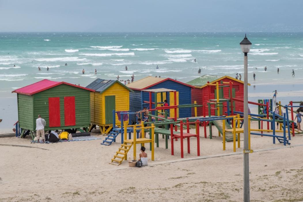 At The Beach - Muizenberg Kaapstad Buitenkant foto