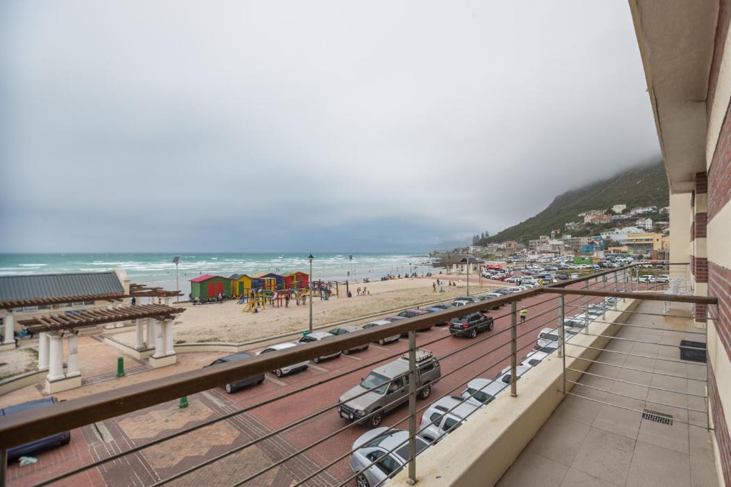 At The Beach - Muizenberg Kaapstad Buitenkant foto